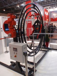 Żyroskop z napędem mechanicznym